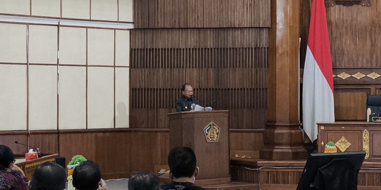 Raperda Disahkan, Gubernur Koster Minta BPD Bali Tancap Gas Topang Ekonomi