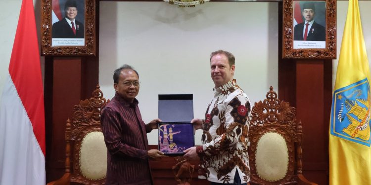 Atasi Macet, Inggris Tawarkan Teknologi ‘Replika Virtual’ ke Gubernur Koster