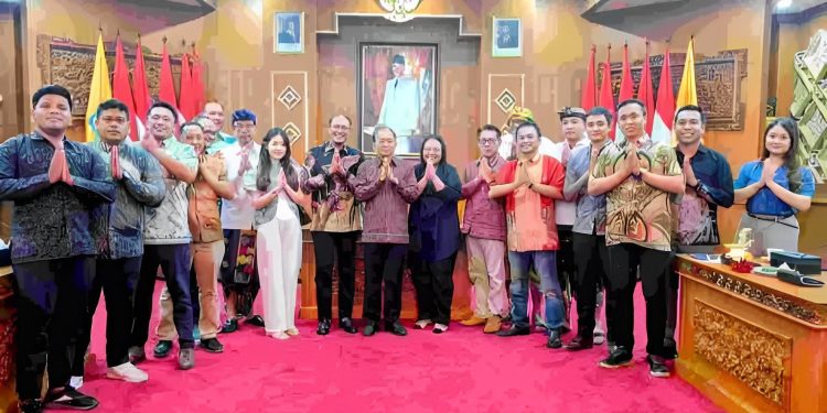 Gubernur Koster: Tri Hita Karana Syarat Mutlak Operasi Aplikasi Transportasi di Bali