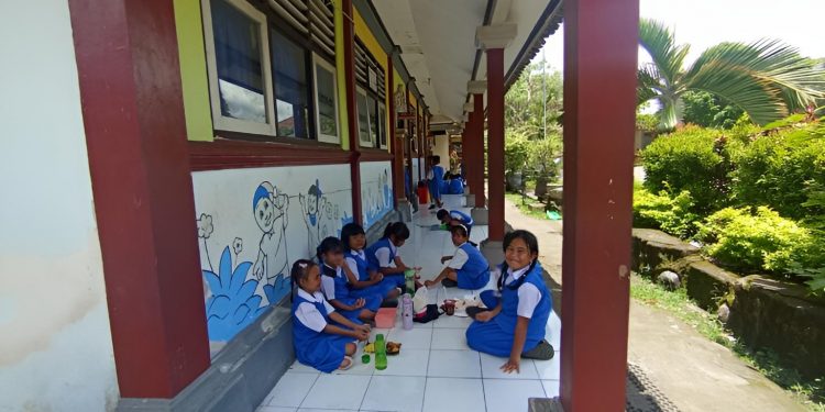 Paket Makanan Dikembalikan Sekolah karena Basi, Penyedia MBG Karangasem Minta Maaf