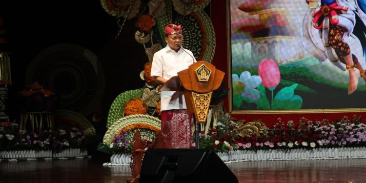 Gubernur Koster: Produk Lokal Tanpa Aksara Bali, Tak Usah Dipasarkan