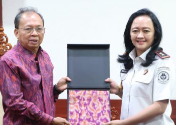 Gubernur Koster Desak Imigrasi Bali Pelototi WNA Pelanggar Izin Tinggal