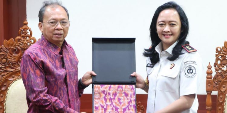 Gubernur Koster Desak Imigrasi Bali Pelototi WNA Pelanggar Izin Tinggal