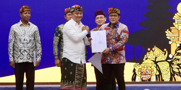 Hadiri Entry Meeting BPK, Wagub Giri Prasta Siap Kawal Pemeriksaan LKPD 2025