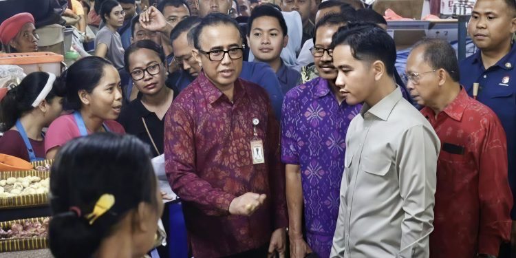 Blusukan ke Pasar Badung, Wapres Gibran Minta Subsidi Diberikan Langsung ke Pedagang