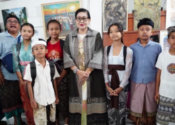 Ibu Putri Koster Ajak Seniman Gianyar “Ajegkan” Gaya Lukisan Bali Asli