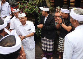 Komitmen Lestarikan Warisan Leluhur, Gubernur Koster Hadiri Upacara Pemelaspas di Pura Alas Arum Batur