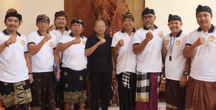 Dukung Sopir “Online” Berbasis Desa Adat di Nusa Dua, Gubernur Koster Harap Bisa Diterapkan di Ubud dan Sanur