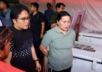 Tinjau Lokasi Banjir Bandang Buleleng, Giri Prasta Serahkan Bantuan Pribadi dan Siapkan Relokasi Warga