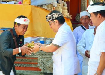 Hadiri Upacara Melaspas di Bangli, Giri Prasta Tekankan Pentingnya Dukungan Pemerintah untuk “Yadnya”