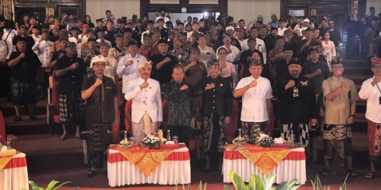 Tangkal Ideologi Asing, Gubernur Koster Ingatkan Masyarakat Bali Jaga Tradisi Tanpa “Grusa-grusu”