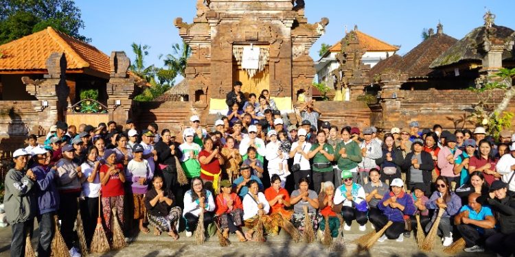Kulkul Berbunyi di Sulangai, Warga Serentak Bersihkan Lingkungan demi Wujudkan Desa Wisata