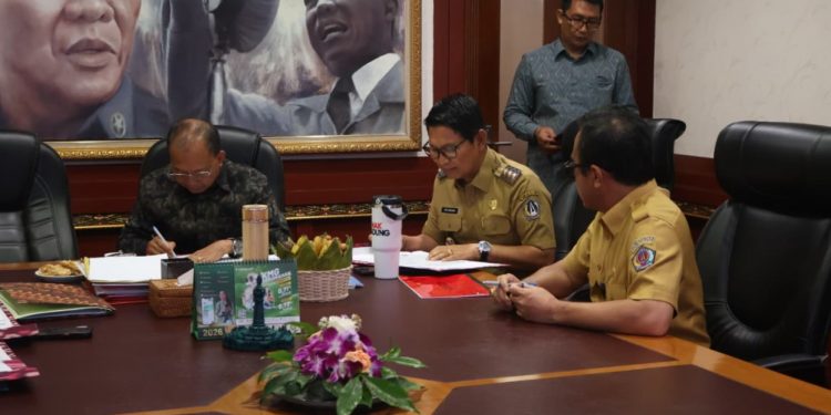 Atasi “Kepungan Sampah”, Gubernur Koster Satukan Denpasar dan Badung Bangun PSEL