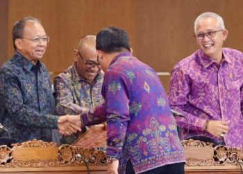 Kompak, Seluruh Fraksi DPRD Bali Dukung Raperda Pariwisata Berkualitas dan Pajak Daerah
