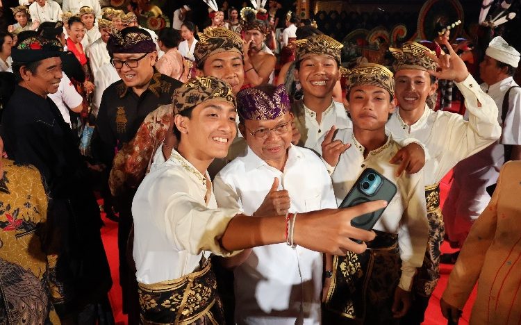 Hadiri Puncak Nyepi 1948 Bersama Menko PMK Pratikno, Gubernur Koster Jadi Pusat Perhatian Warga Bali
