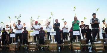 Tanam Mangrove Bersama Jamintel Kejagung, Gubernur Koster Targetkan Ruang Hijau Bali Capai 35 Persen