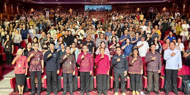 Gubernur Koster Canangkan Bali Bersih Sampah 2028, Ajak 1.951 Horeka di Denpasar Pilah Sampah dari Sumber