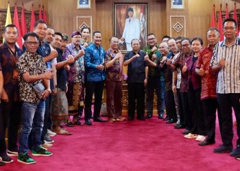 Gubernur Koster Percepat Elektrifikasi Taksi di Bali, Target Tambah 3.155 Unit