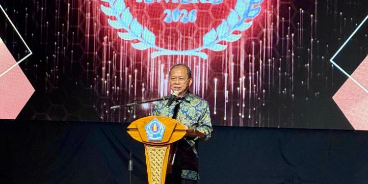 Gubernur Bali Wayan Koster terima Tribun Bali Award 2026 untuk Tata Kelola Ekonomi Daerah