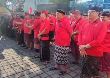 DPC PDI-P Buleleng Gelar Apel Hari Lahir Pancasila, Bagikan Sembako untuk Petani dan Nelayan