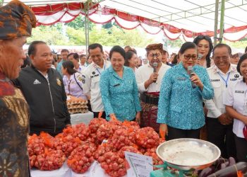 Ibu Putri Koster Gerakkan Pasar Rakyat di Bangli, Transaksi Tembus Rp 217 Juta