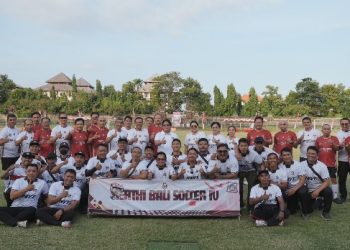 Wagub Giri Prasta Resmi Buka Kompetisi Mini Soccer Kerthi Bali IV di GOR Ngurah Rai