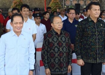 Gubernur Koster Bicara Tegas soal Sampah Bali: Kuncinya Bukan di TPA, tapi di Sumber