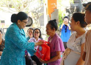 Ibu Putri Koster Gelar Aksi Sosial di Tiga Desa Buleleng