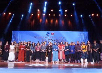 Fashion Road Show Dekranasda Bali, Putri Koster Ajak Masyarakat Bangga Pakai Wastra Lokal