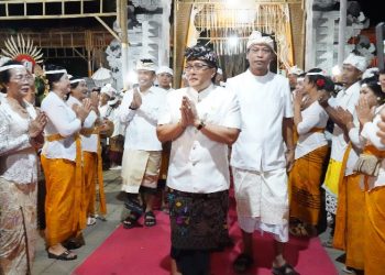 Hadiri Karya Agung di Ekasari, Wagub Giri Prasta Ajak Krama Jaga Adat dan Budaya Bali