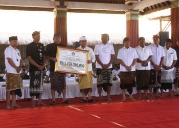 Ketua DPRD Badung Anom Gumanti Hadiri Pitra Yadnya dan Nyekah Massal di Jimbaran