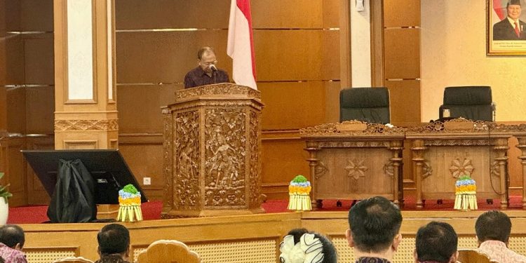 Gubernur Koster Ajukan RAPBD Bali 2027, Target Ekonomi Tumbuh hingga 6,4 Persen