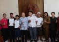 Gubernur Koster Bantu Pendidikan Anak Yatim Piatu dan Siswa Kurang Mampu di Denpasar