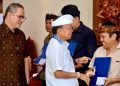 Gubernur Koster Serahkan CSR St Regis untuk Pelestarian Seni dan Budaya Bali