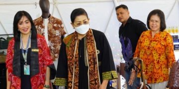 Ibu Putri Koster Minta Motif dan Karya Perajin Endek Bali Dilindungi