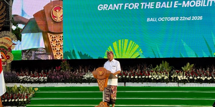 Gubernur Koster Luncurkan 11 Bus Listrik Trans Sarbagita, Bali Makin Serius Beralih ke Energi Bersih